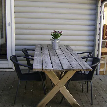 לינה וארוחת בוקר Woody Jelling